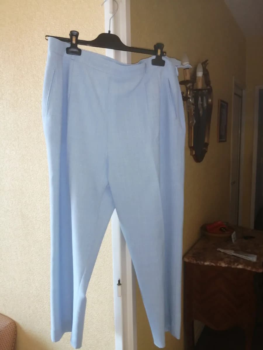 Pantalons femmes taille 46 - Photo 1