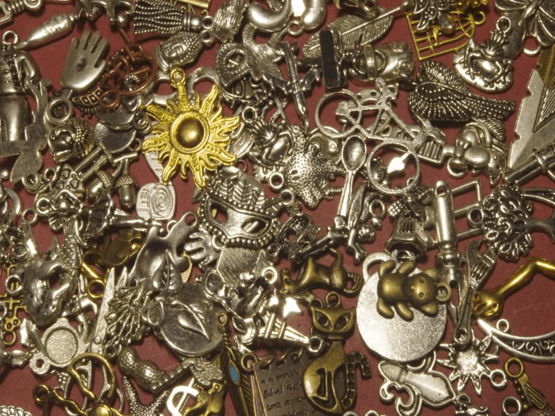 Lot de perles de verre et apprêts pour création de bijoux - Photo 1