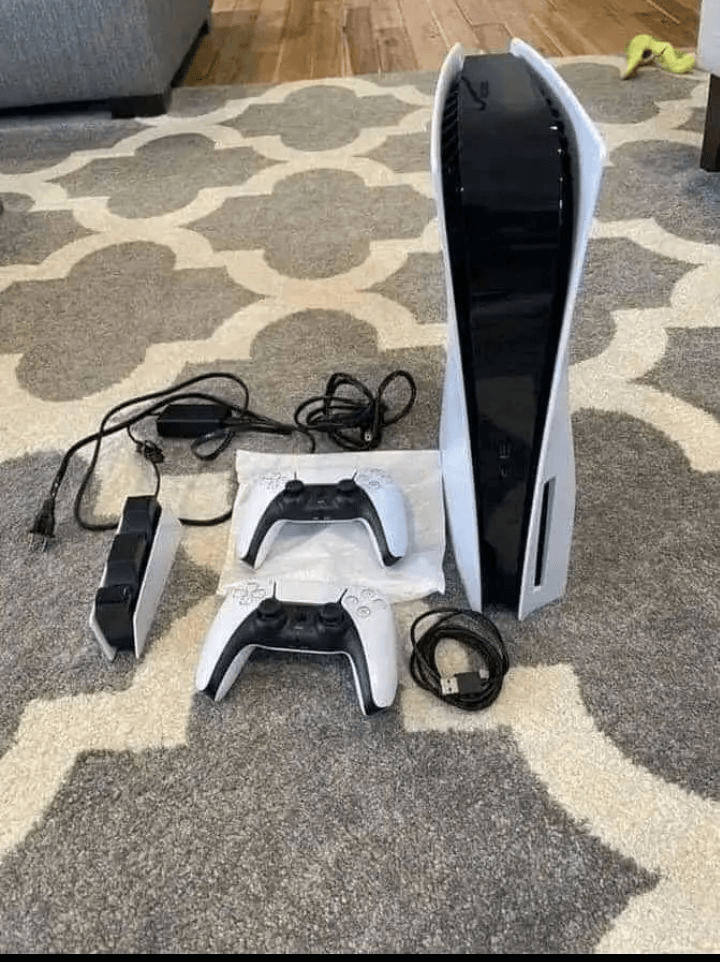 Je mets en vente ma PS5 - Photo 1