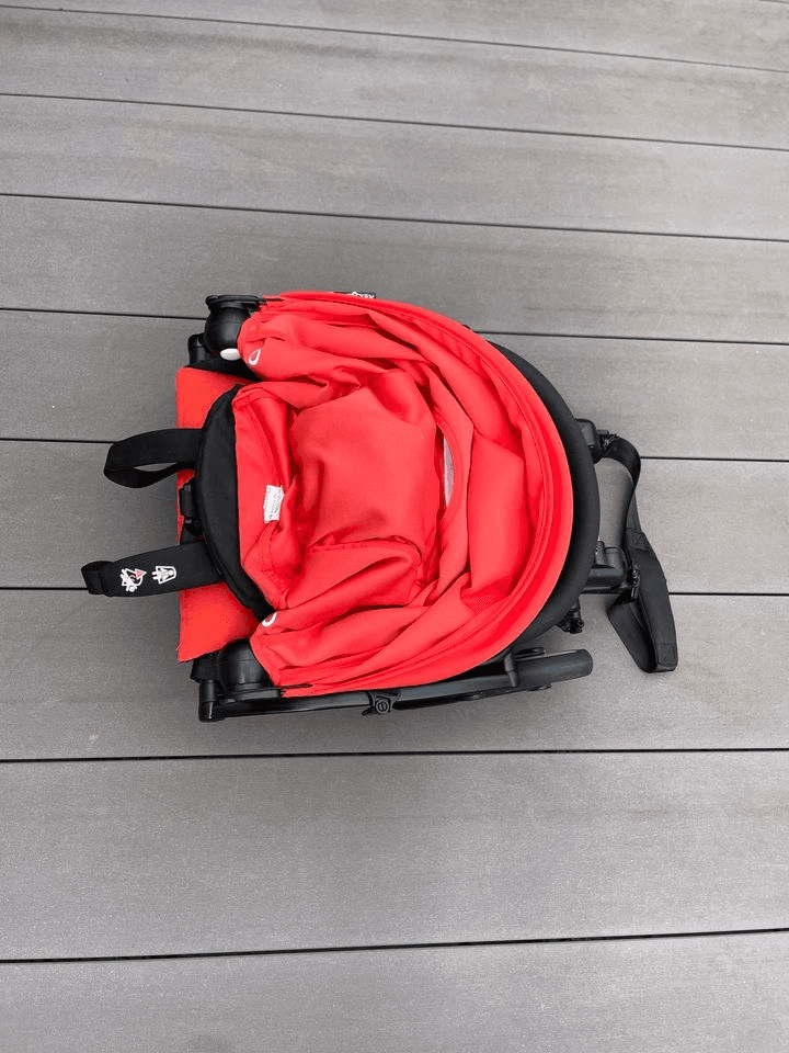 Poussette Babyzen Yoyo 2 cadre Noir + Ensemble nouveau-né Rouge - Photo 1