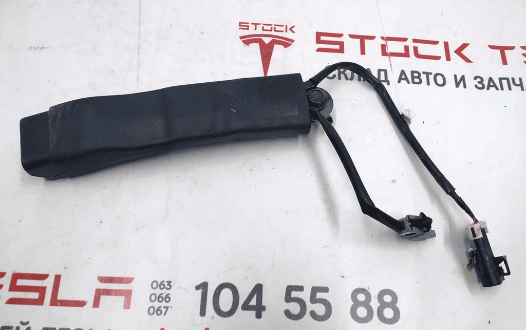 Boucle de ceinture de sécurité passager BLK Tesla 1005991-05-H - Photo 1