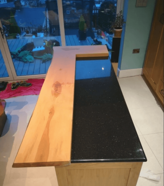 Plan de travail de cuisine sur mesure - live edge solidwood - Photo 1
