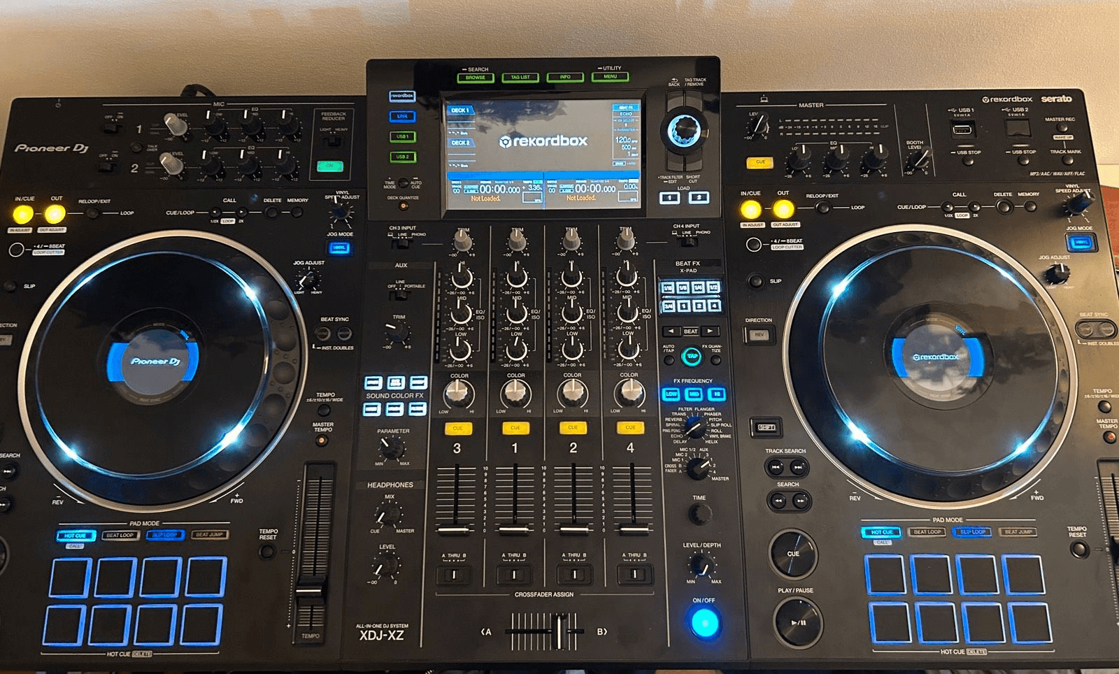 Je vous propose mon Pioneer XDJ-XZ - Photo 1
