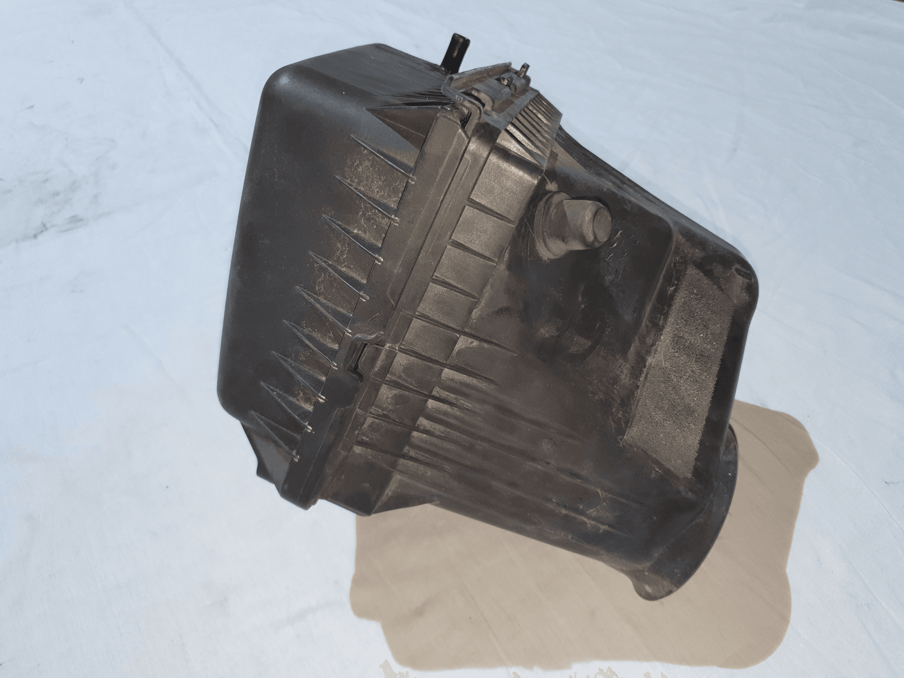 Boîtier de filtre à air Dodge Magnum 2004-2008 - Photo 1