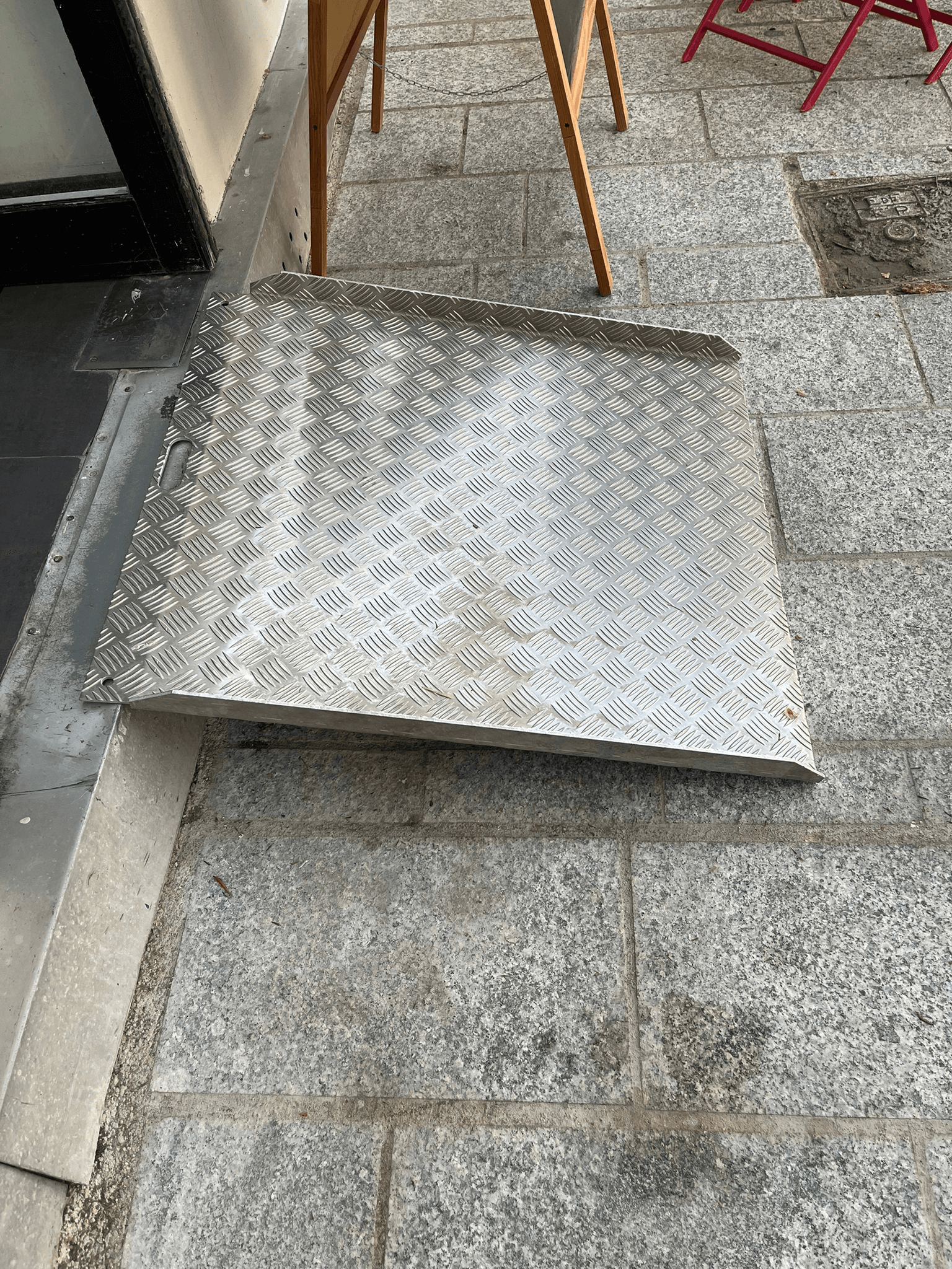 Rampe d'accès pour PMR en aluminium