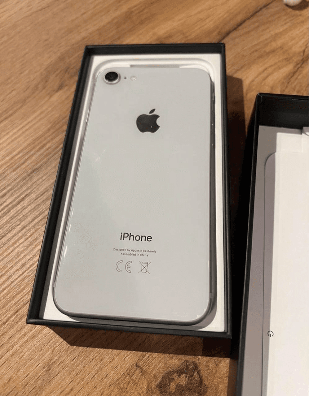 Apple iPhone 8 blanc. - Photo 1