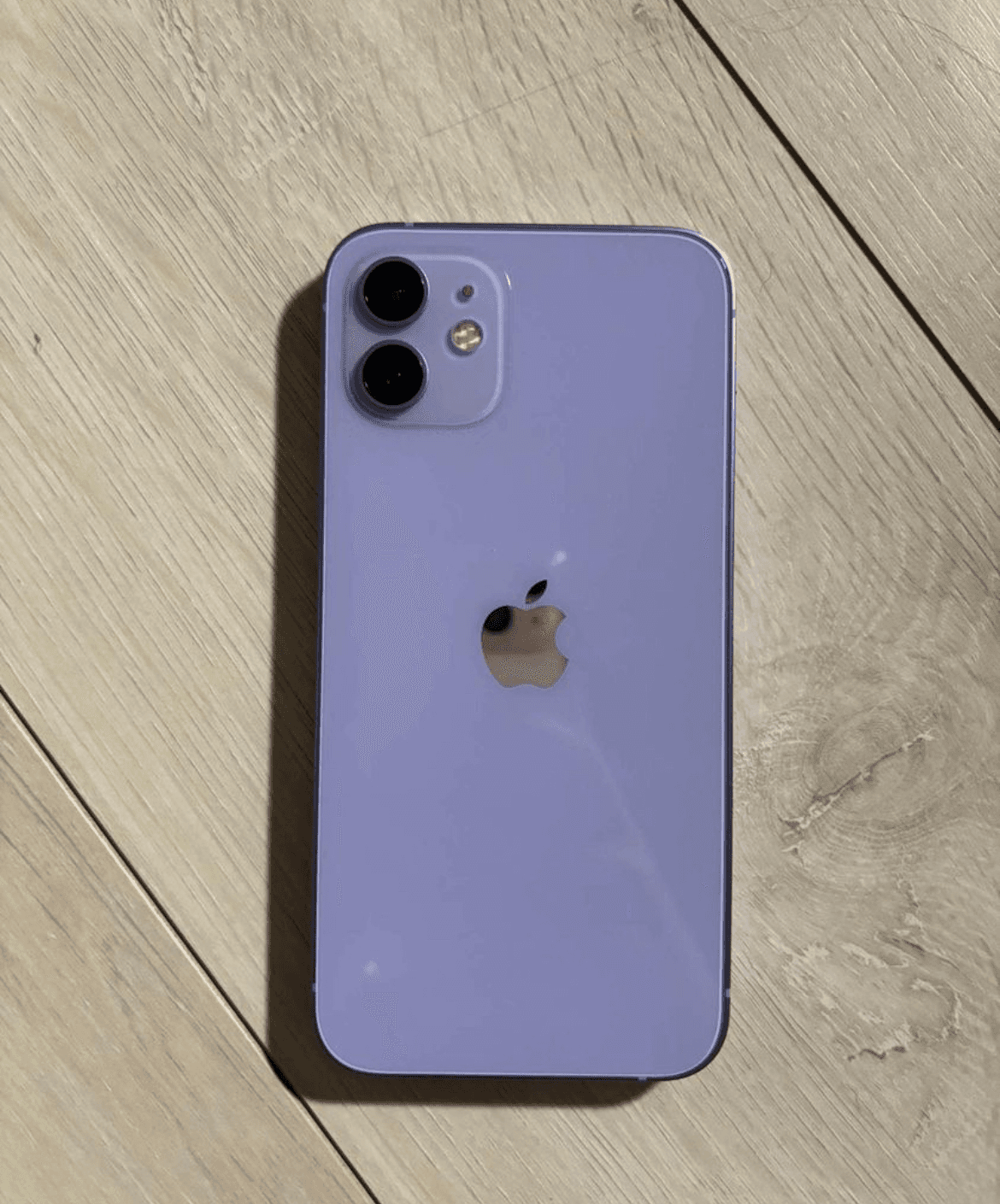 iPhone 12 purple avec boîte et accessoires - Photo 1