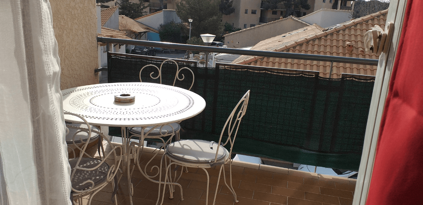 BEAU T2 REFAIT A NEUF FACE AUX PLAGES - Photo 1