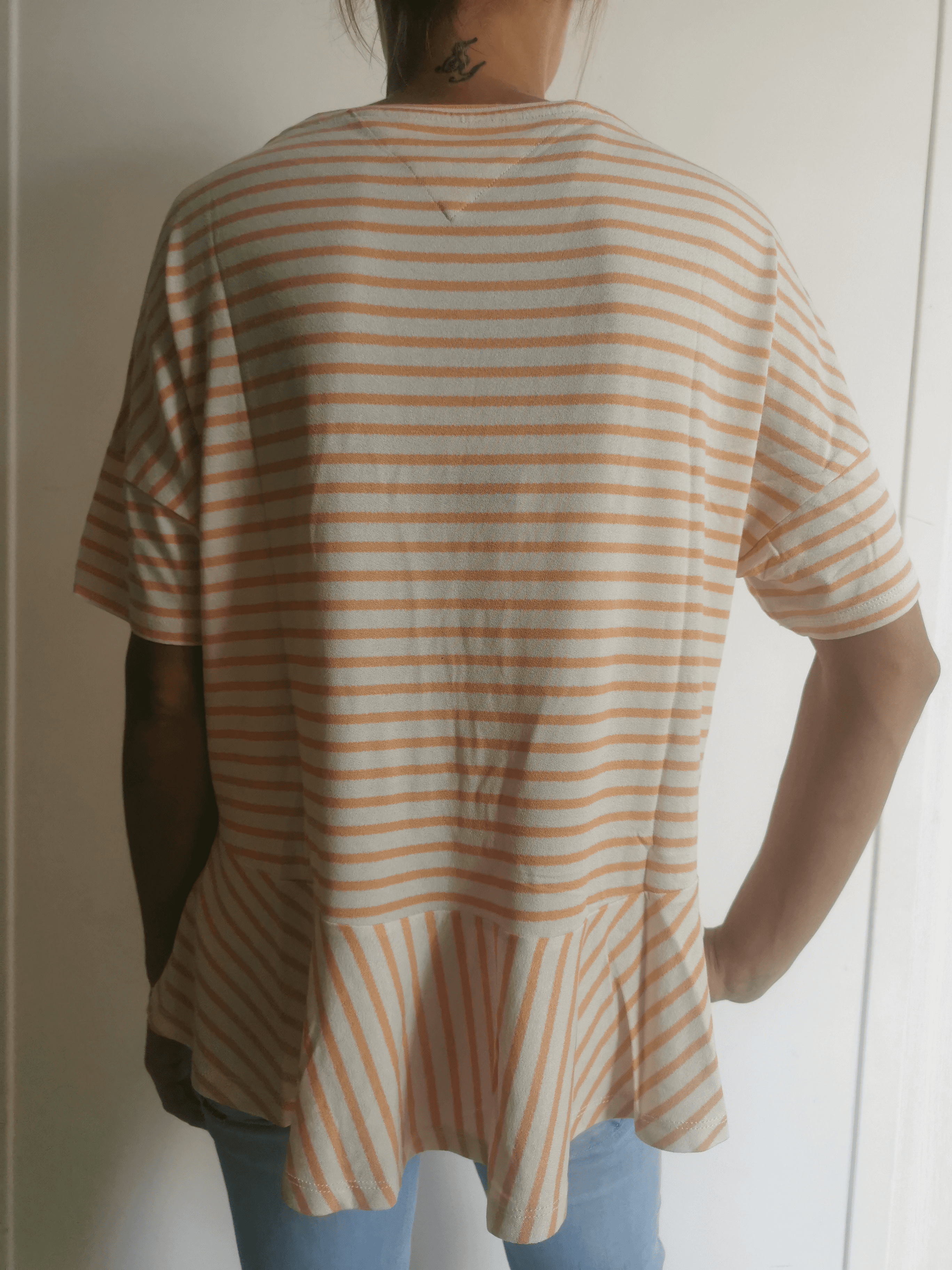 T-shirt Tommy Jeans Neuf - Photo 1