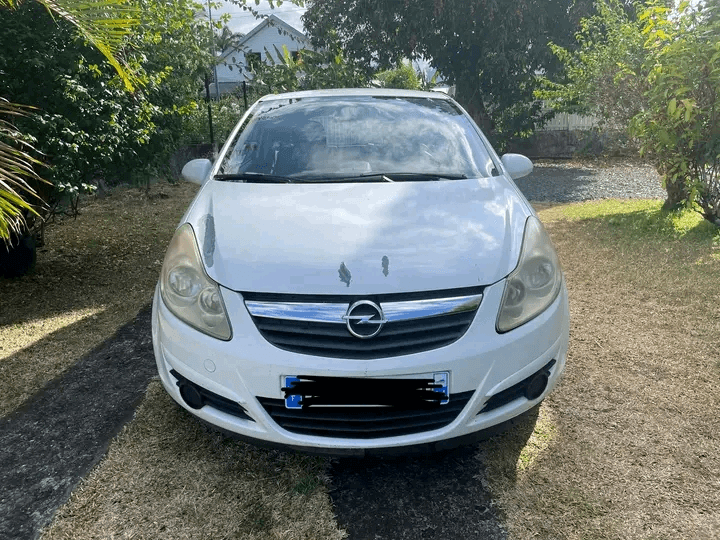 Je mes en vente ma nouvelle voiture Opel Corsa - Photo 1