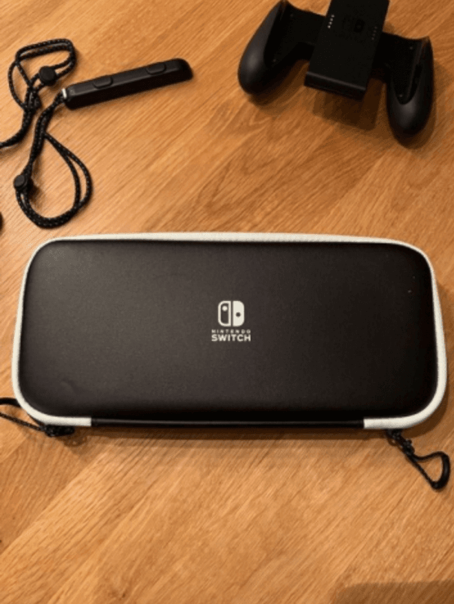 Nintendo Switch état tout neuf