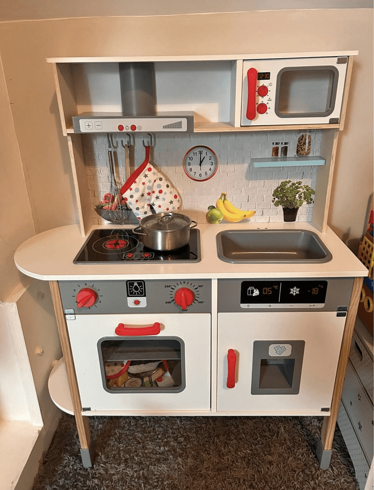belle dinette en bois, d'un atelier pâtisserie, d'une cuisine
d’extérieur - Photo 1