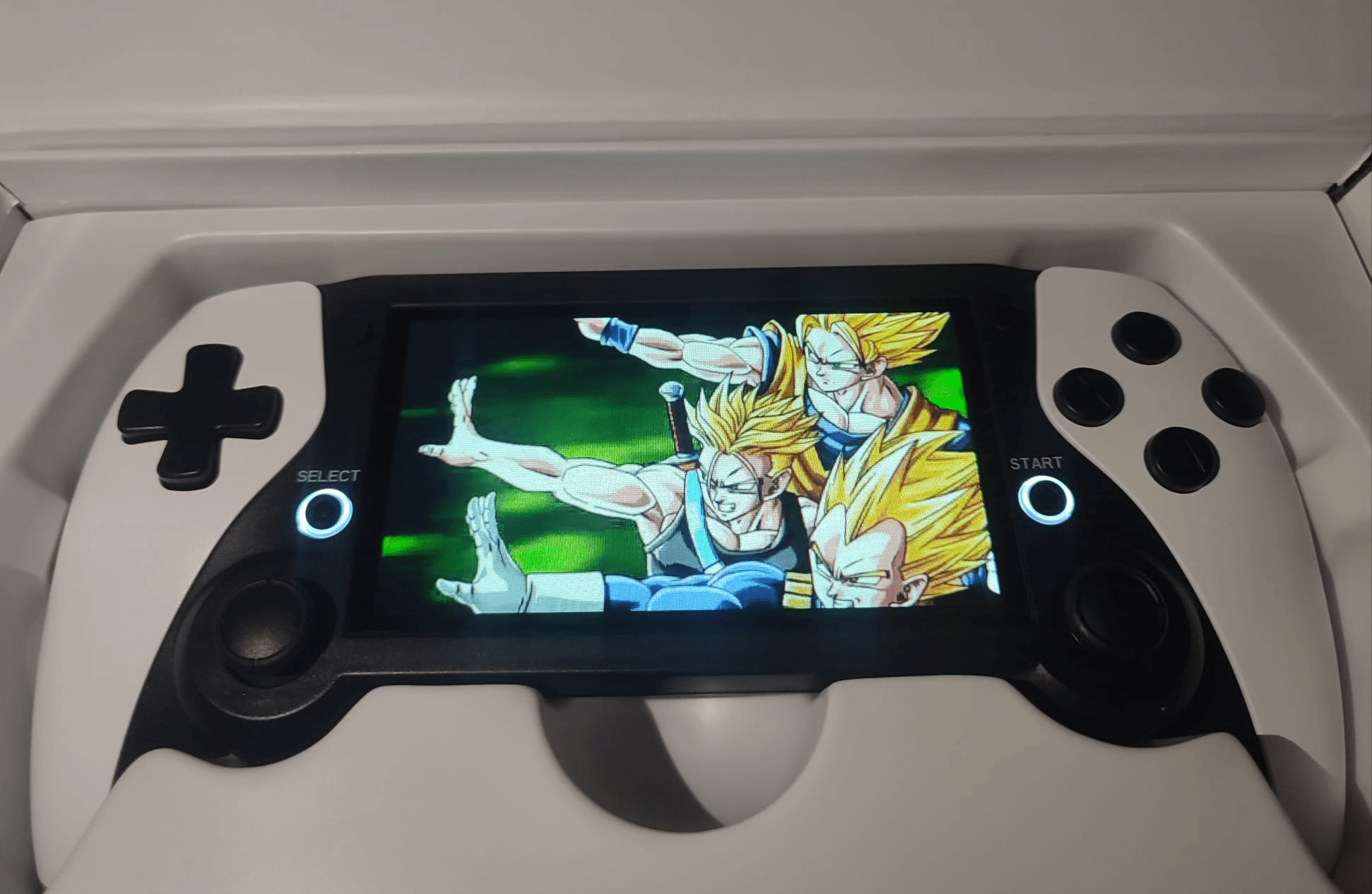 Console portable de jeux rétro avec plus de 4000 jeux - Photo 1