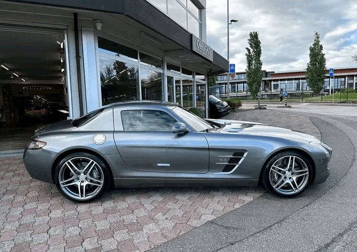 Voiture - Photo 1