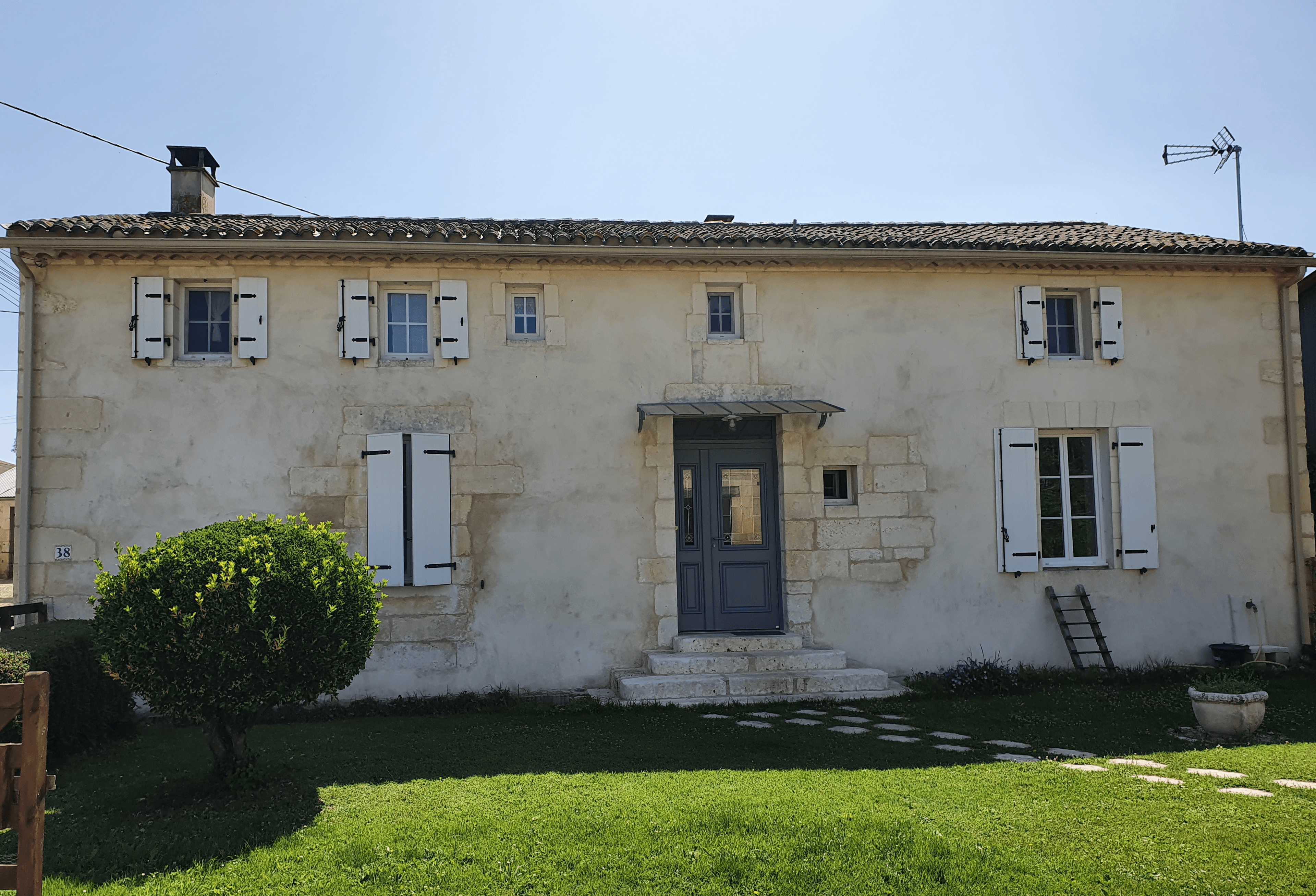 Recherche femme de ménage - 2h/semaine proche Saintes