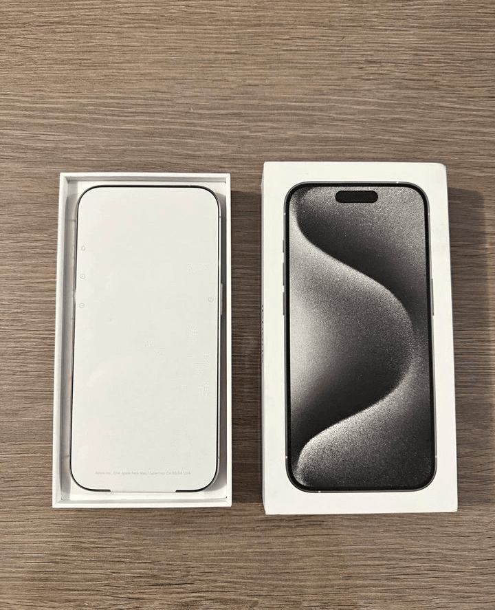 iPhone 15 Pro Max Tout d'origine - Photo 1