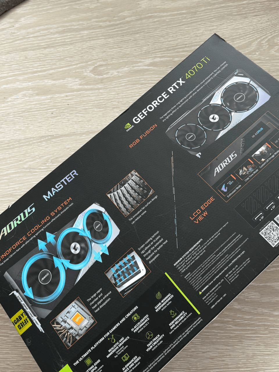 Aorus GeForce RTX 4070 Ti Master 12G - Photo 1