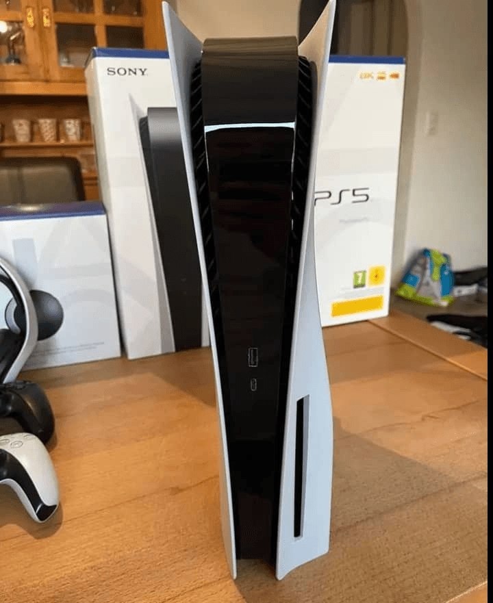 PS5 - Photo 1