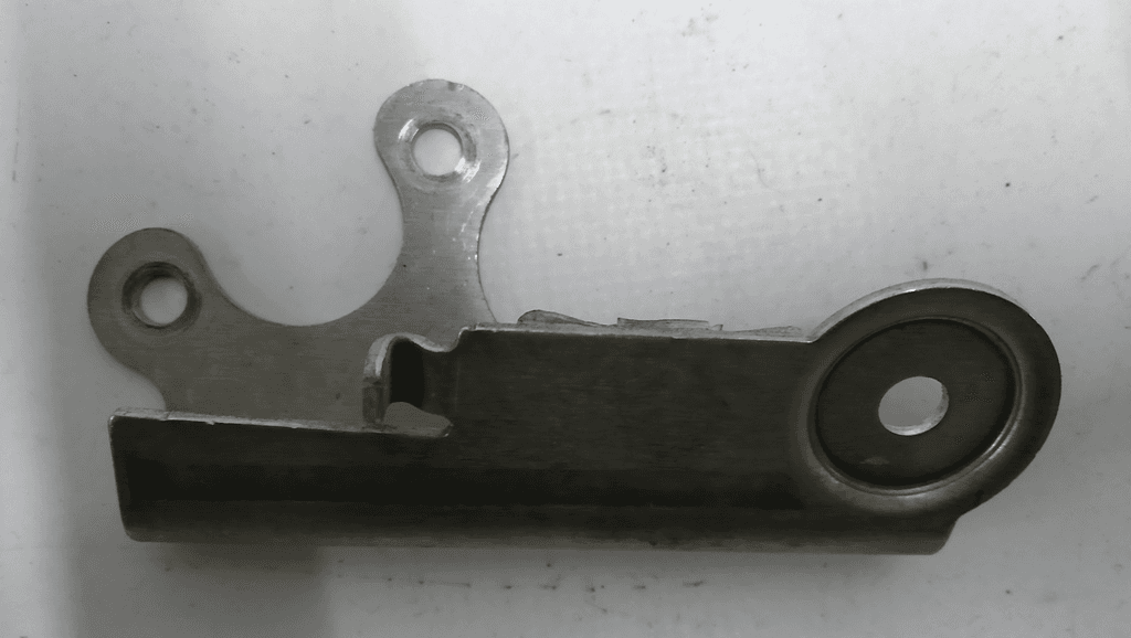 Support de montage du capteur de niveau de suspension pneumatique avant droit Tesla 6006519-00-A - Photo 1