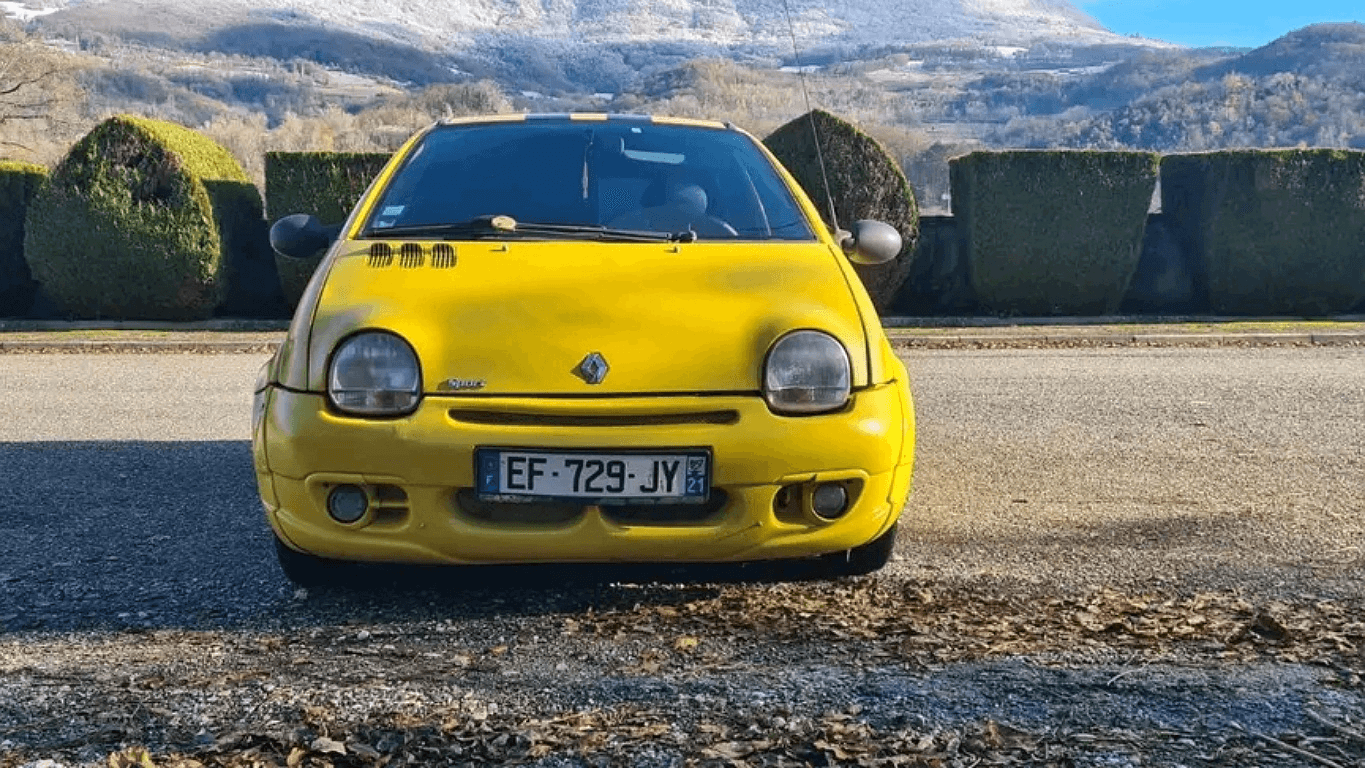A vendre twingo 1 phase 1 jaune de 04/1996. - Photo 1