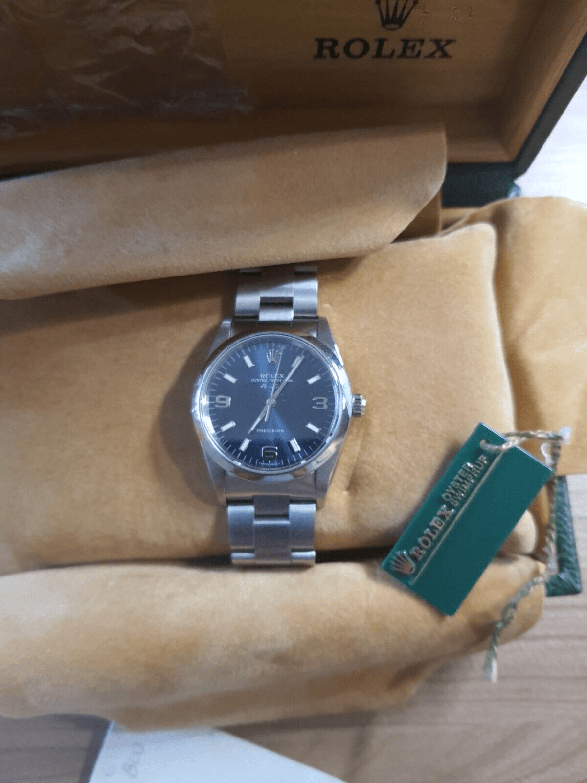 Rolex neuve avec tout ses accessoires - Photo 1
