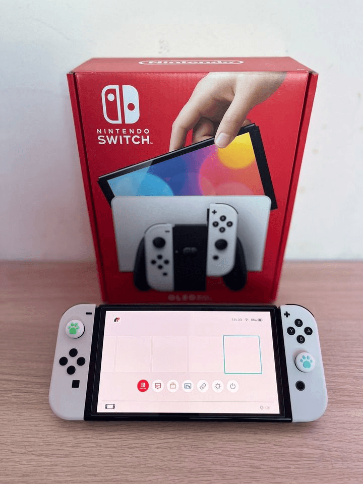 Nintendo Switch - Photo 1