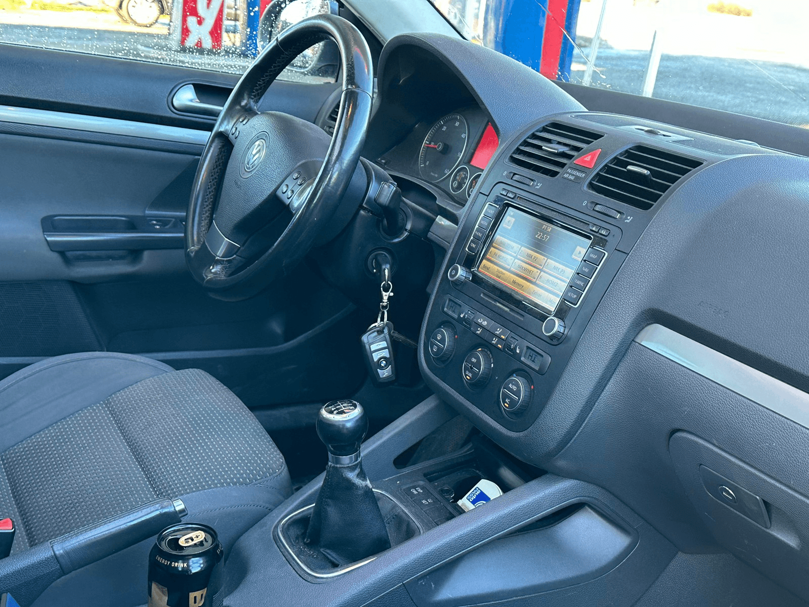 Je vends une superbe golf 4x4 avec toit panoramique - Photo 1