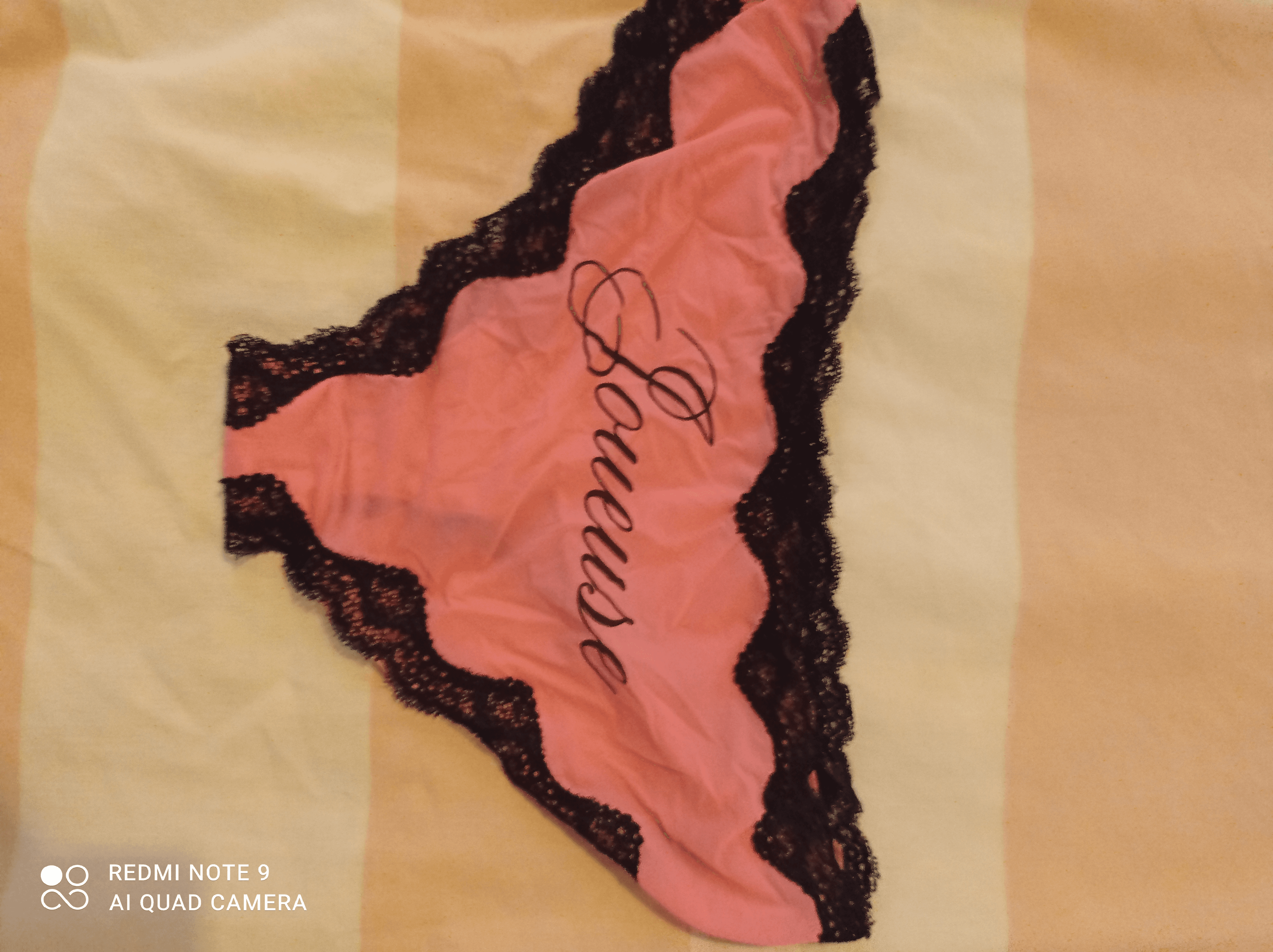 Vends Culotte de couleur rose taille 38