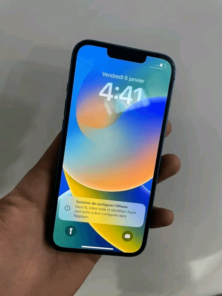 iPhone 13 - Photo 1