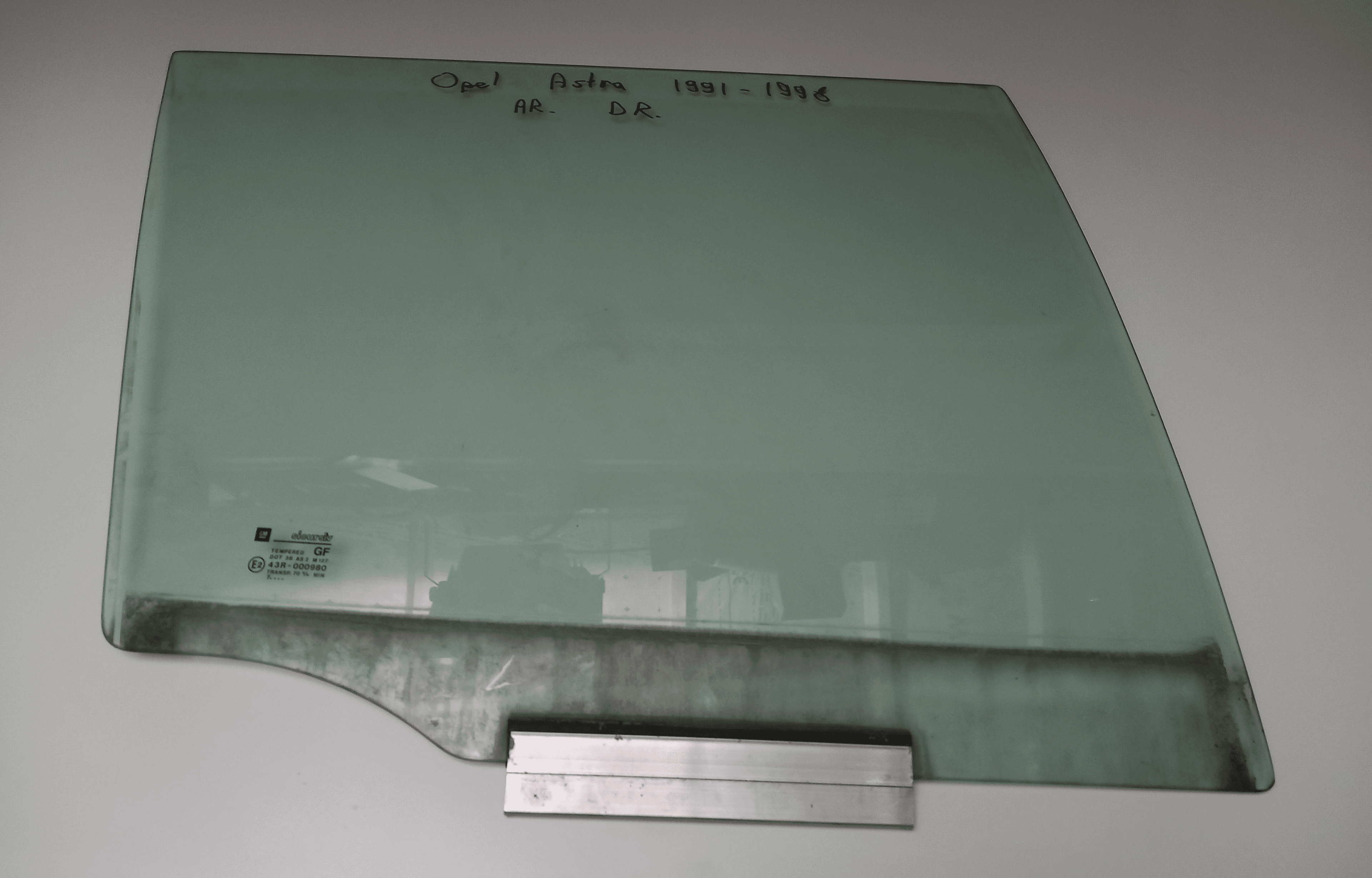 Vitre de portière arrière Opel Astra 1991-1998 - Photo 1