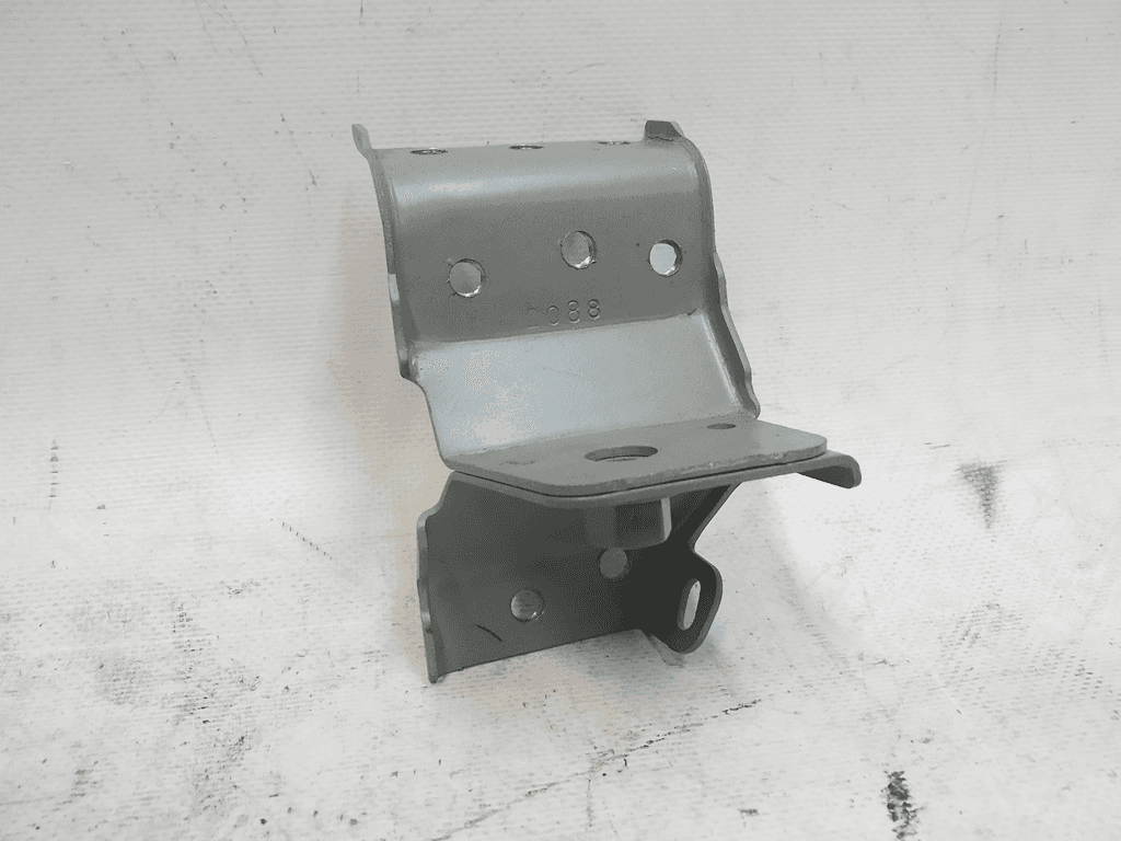 Bras d'une poutre d'un porte-bagages avant droit avec un écrou Tesla modèle Y 1487678-S0-A - Photo 1