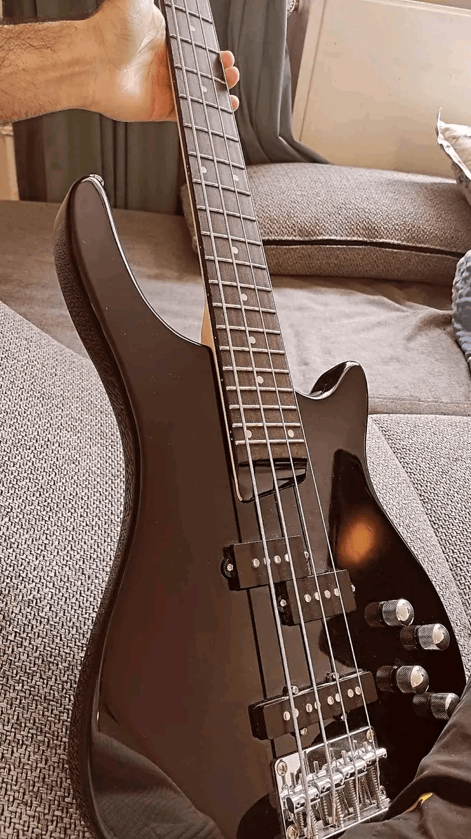 Guitare 🎸 disponible - Photo 1