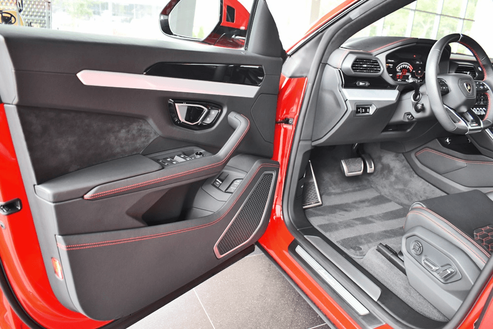 Lamborghini urus 2021 - Photo 1