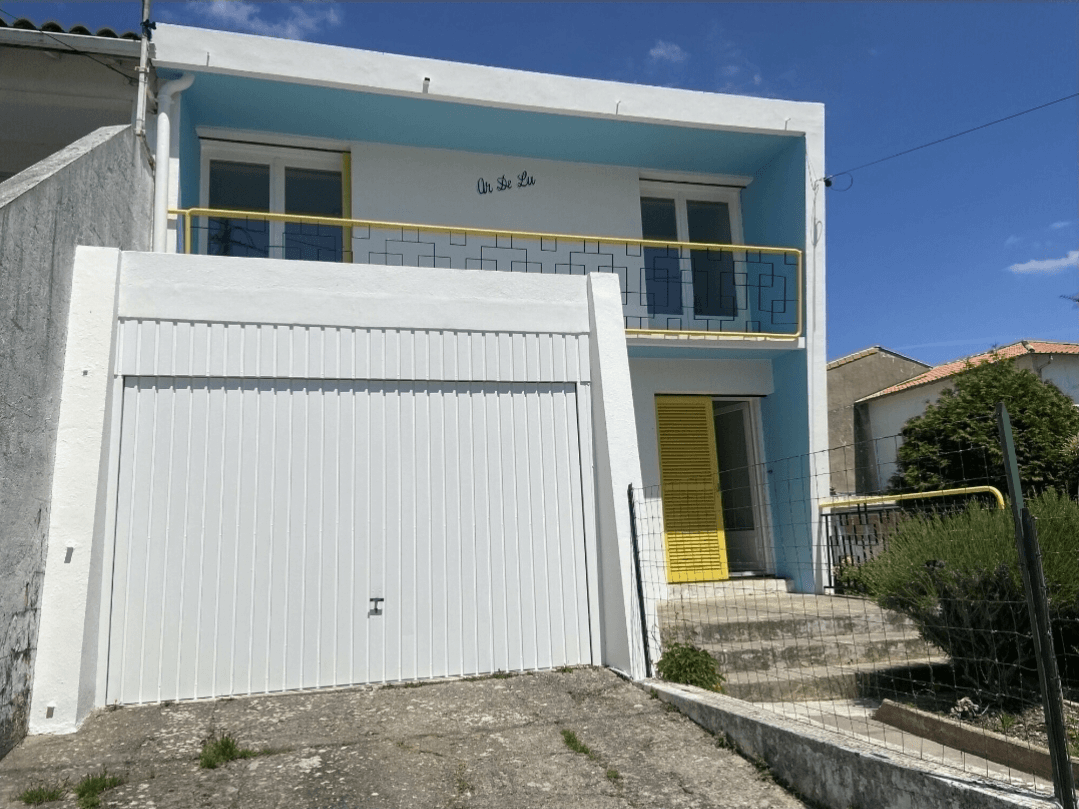 Maison type 3 des année 50 située en plein centre-ville, proche de toutes les commodité - Semussac