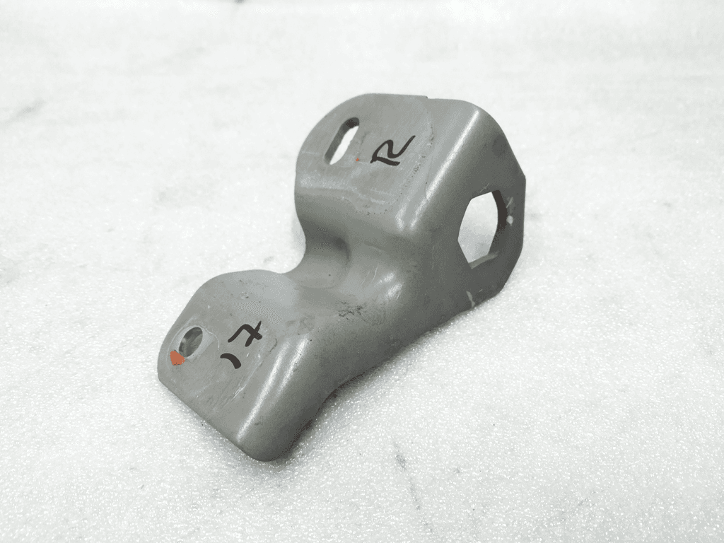 Support de fixation de longeron avant droit Tesla 1069426-KR - Photo 1