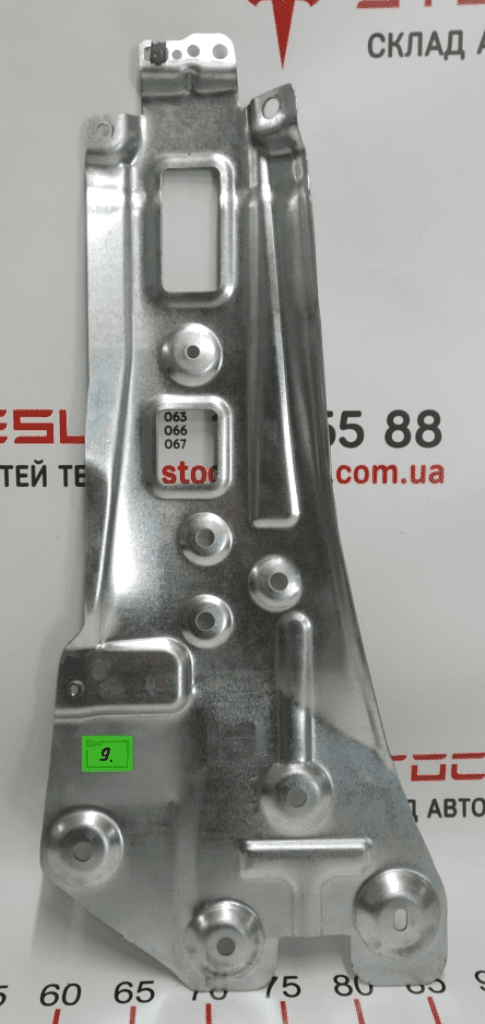 Plaque de fixation rack C droite Tesla 1086806-00-A - Photo 1