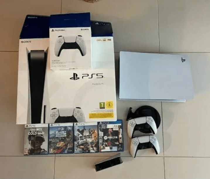 PLAYSTATION 5 - Photo 1