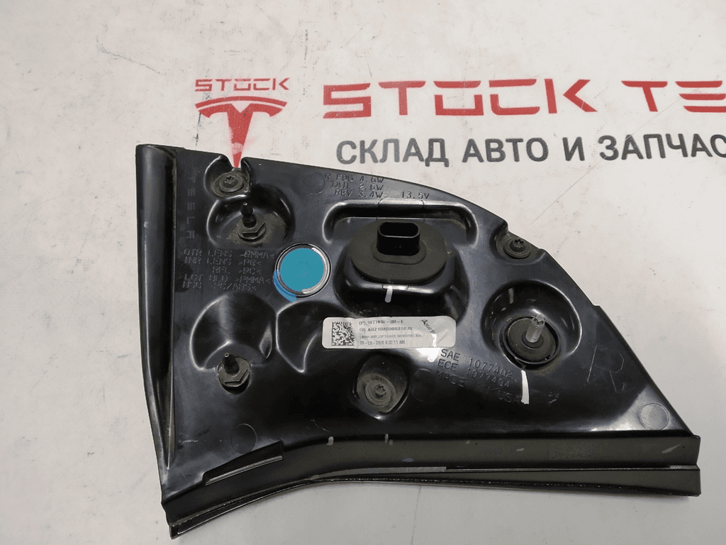 Feu intérieur droit (USA) Tesla modèle 3, modèle Y 1077402-00-E - Photo 1