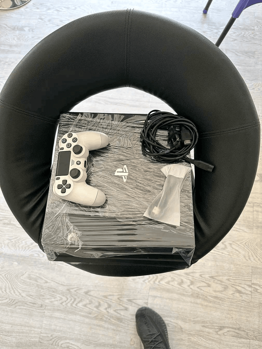 Play station 5 sans problème marche très bien intéressé écrivez
moi - Photo 1