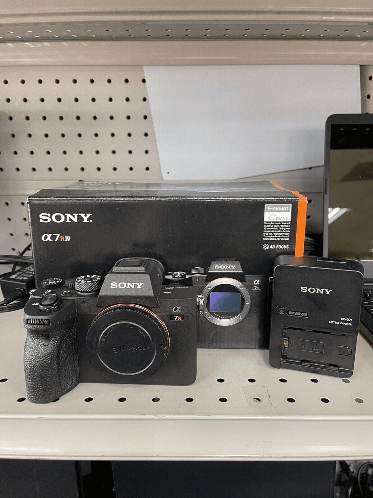 Sony Alpha A7RIV - Photo 1