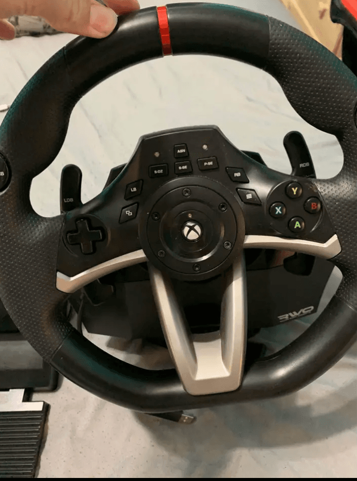 XBOX GAMING WHEEL AND PEDALS