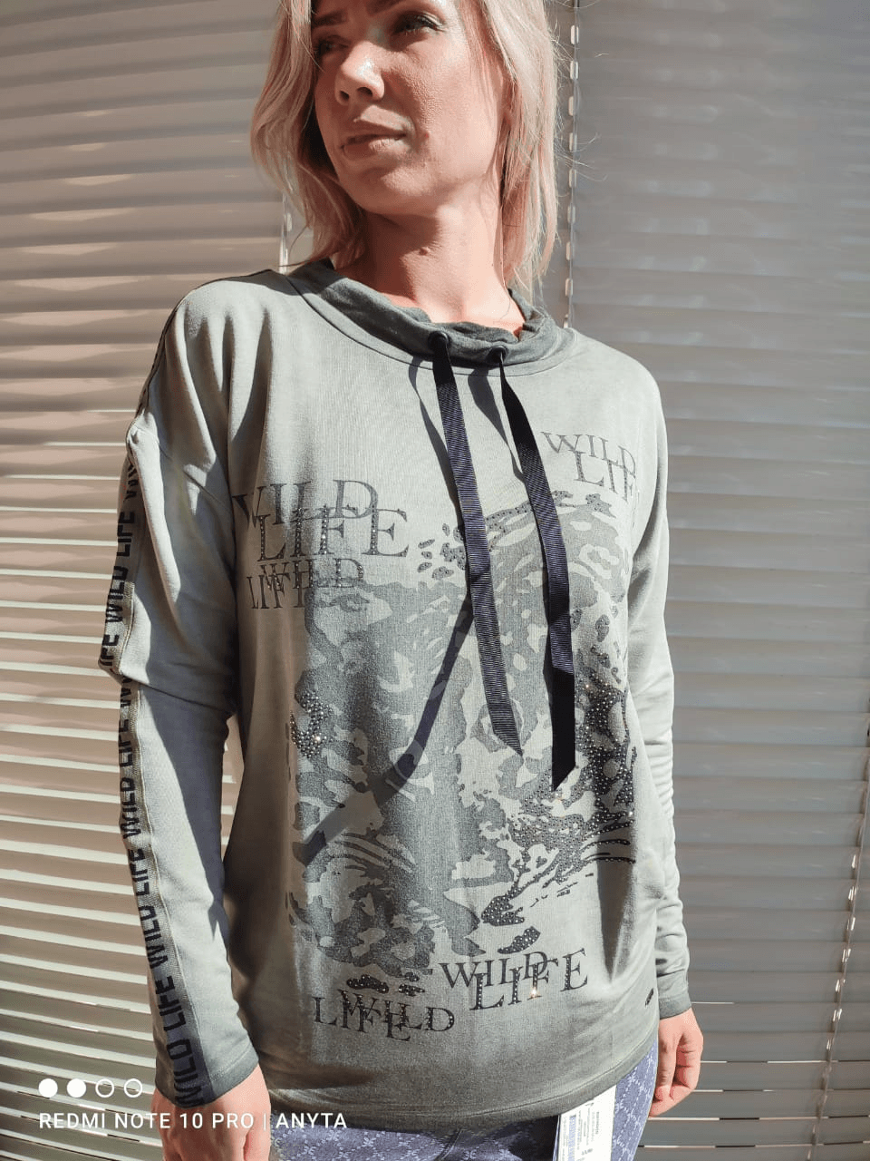 Hoodie - Photo 1