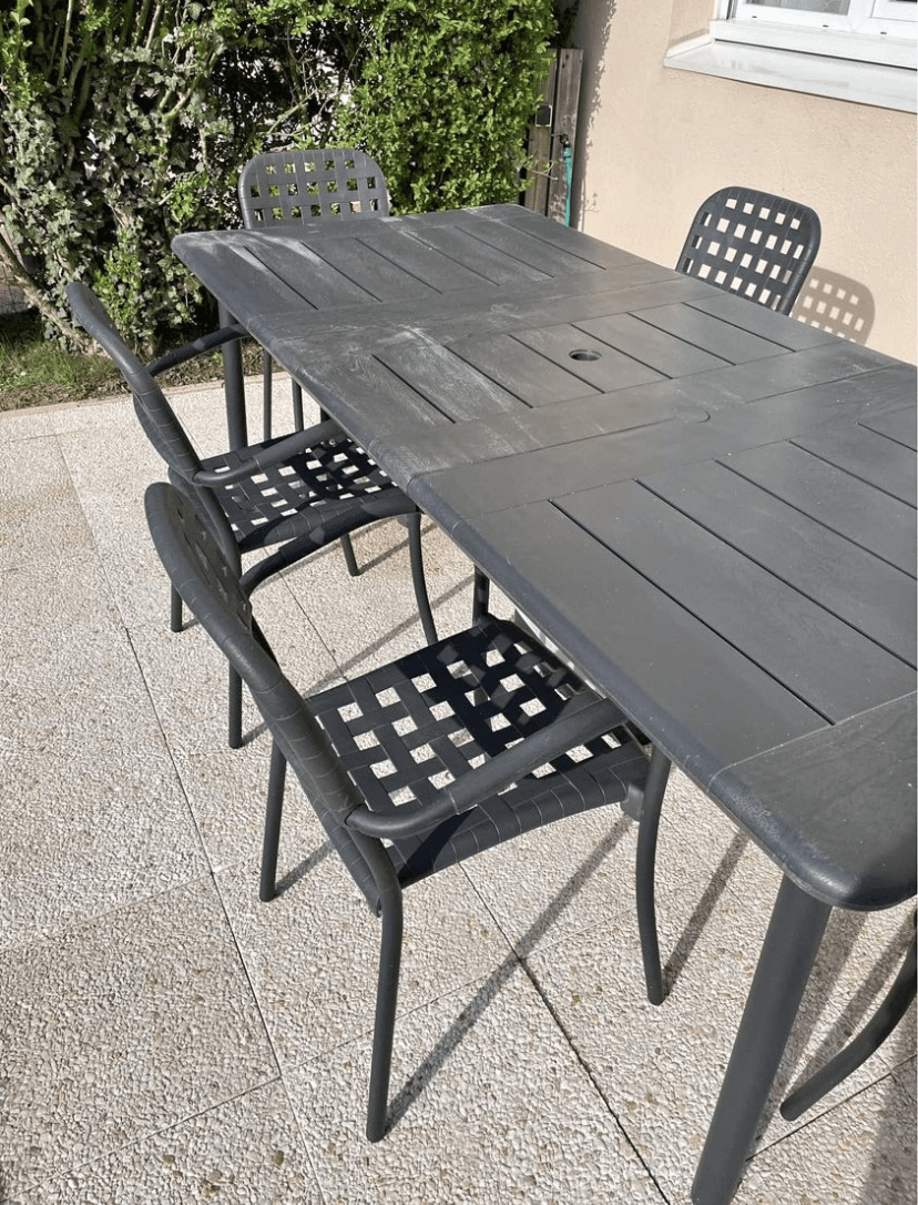 Salon de jardin 6 chaises en très bon état. - Photo 1