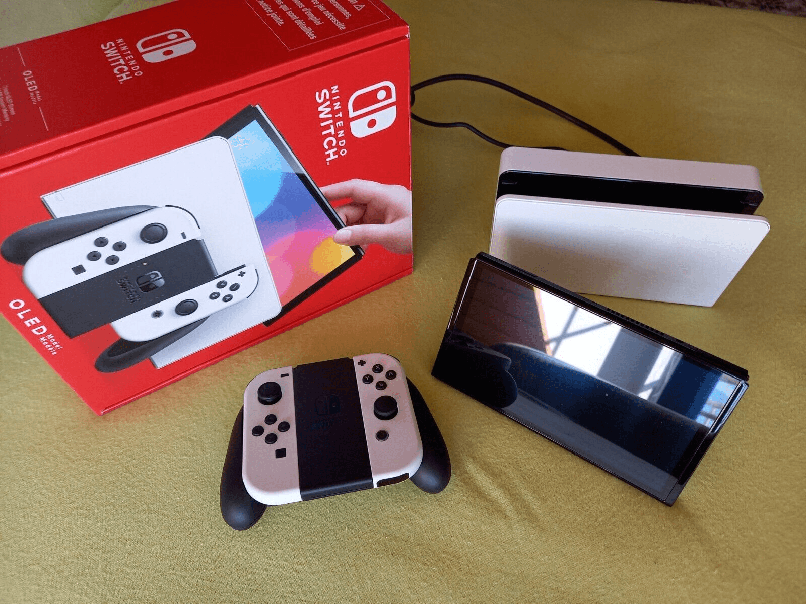 Nintendo Switch - Photo 1