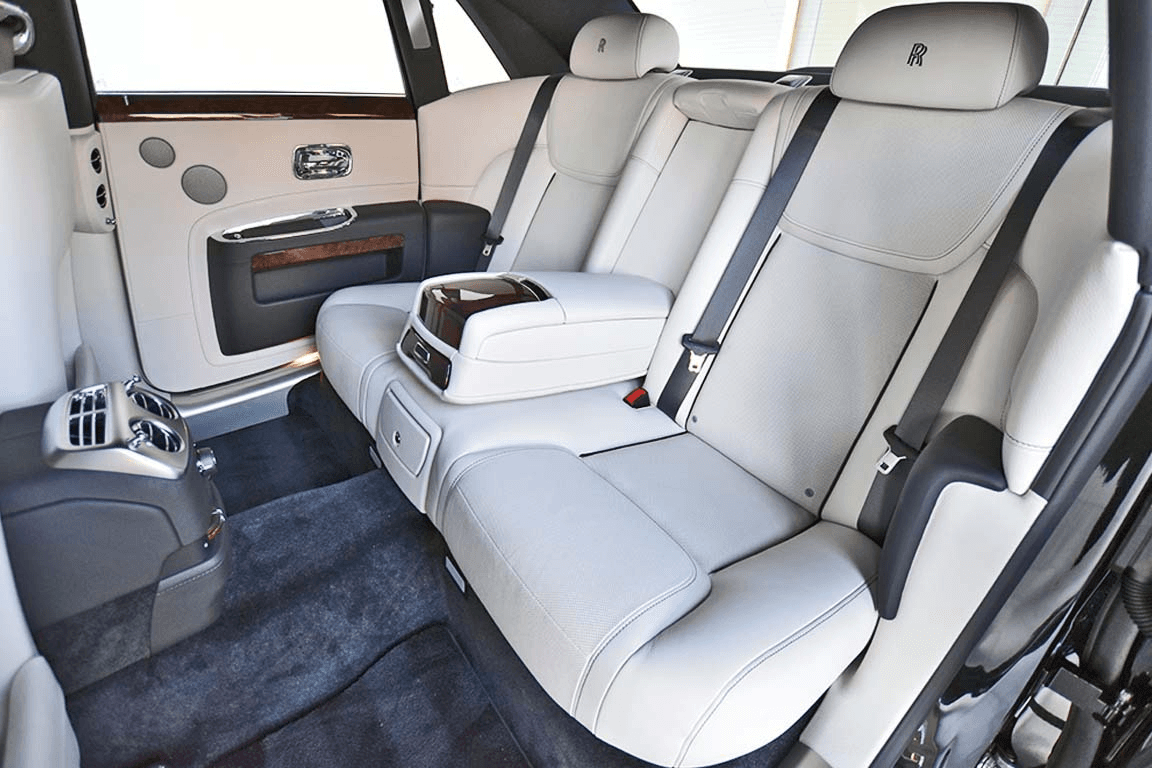Rolls-Royce - Photo 1