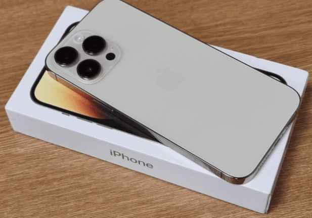 iPhone 14 - Photo 1