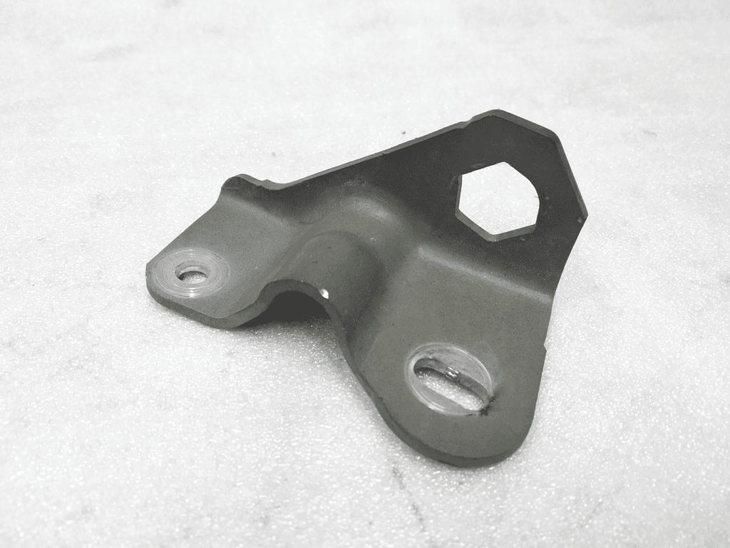 Support de fixation de longeron avant droit Tesla 1069426-KR - Photo 1
