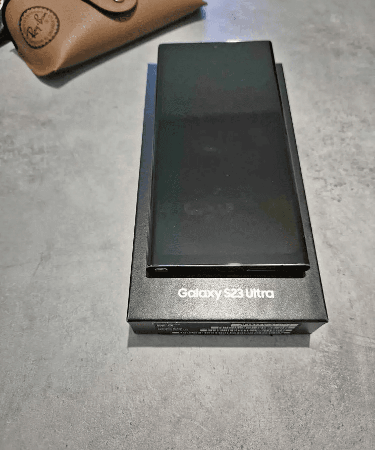 Samsung s23 ultra a vendre pour une urgence - Photo 1