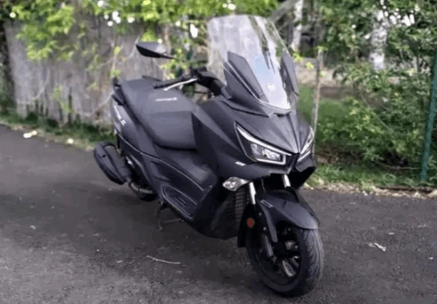 Scooter très nickel. . - Photo 1