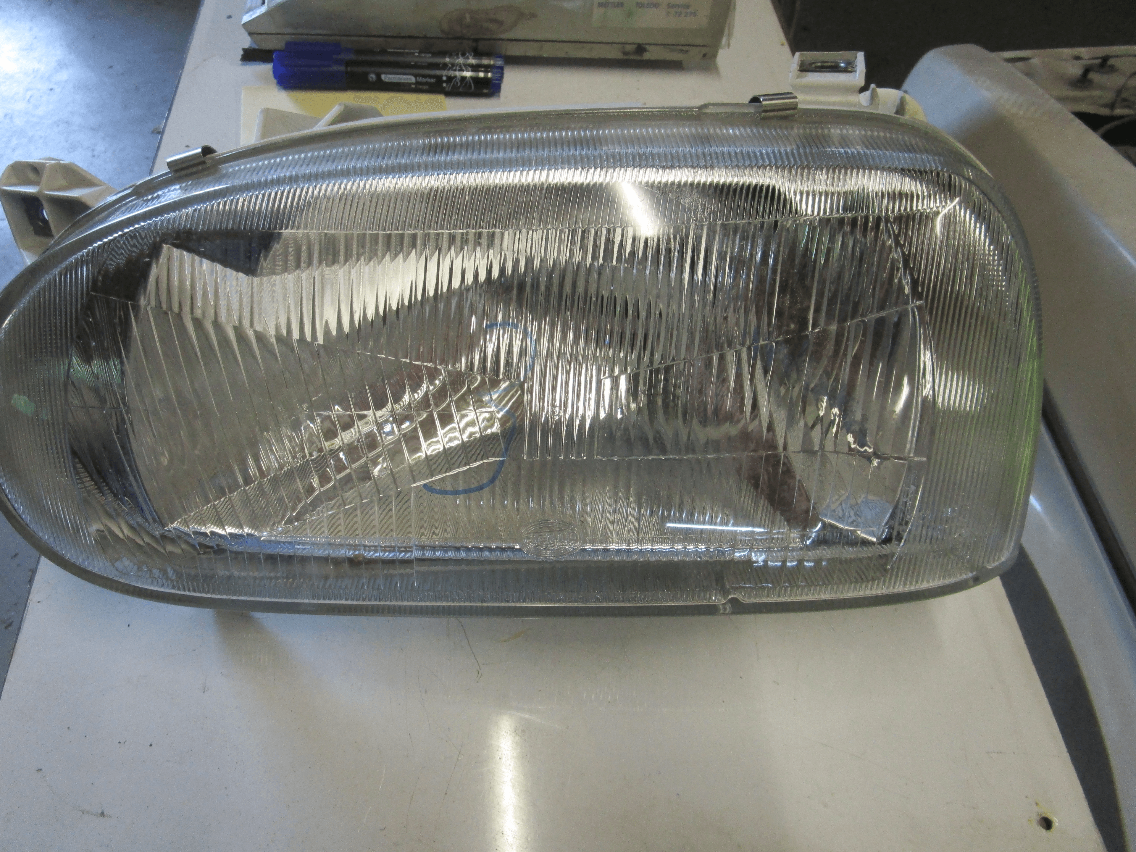 Phare neuf pour une Golf 3